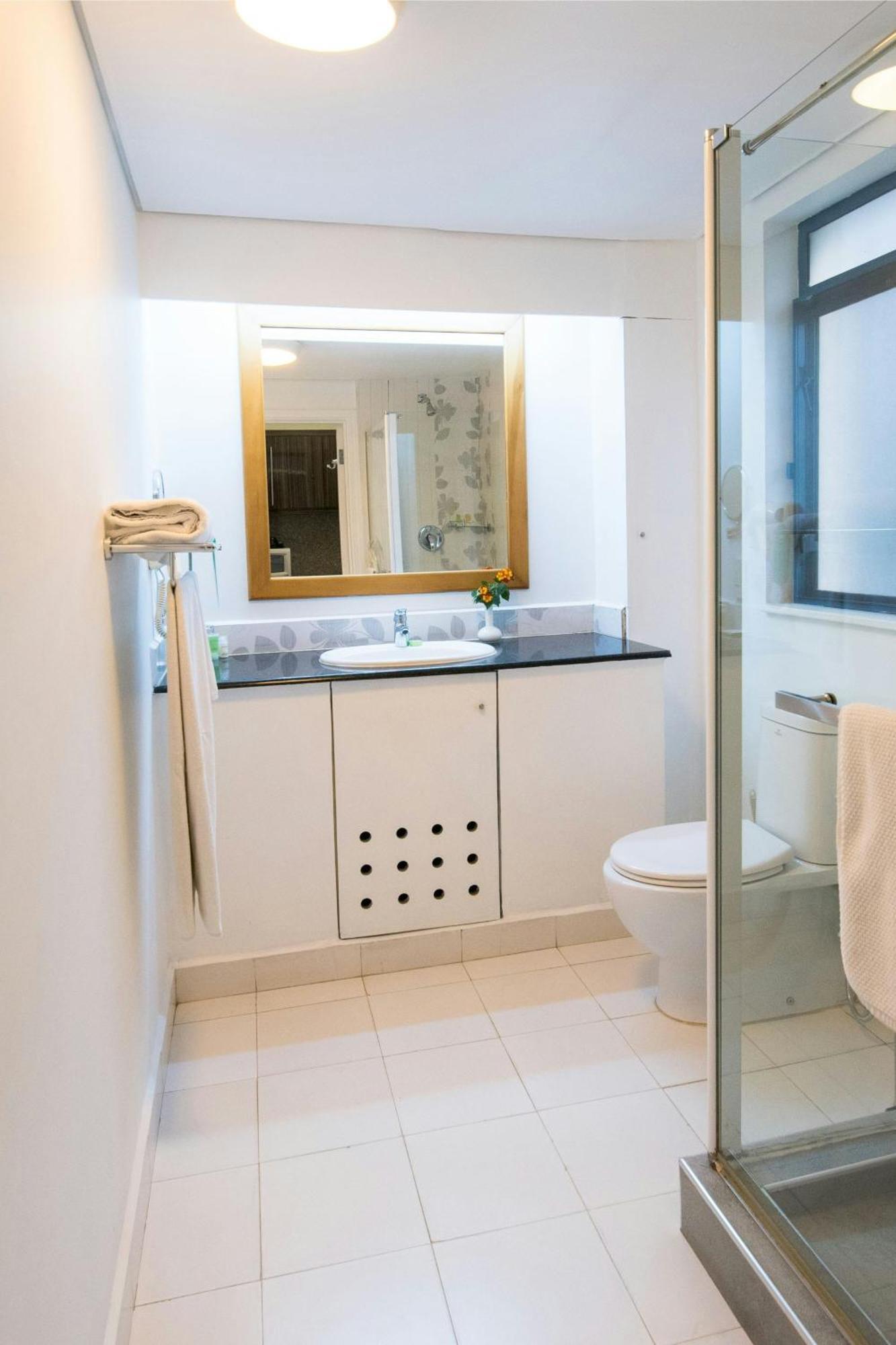 Protea Hotel By Marriott Dar Es Salaam Oyster Bay Екстериор снимка