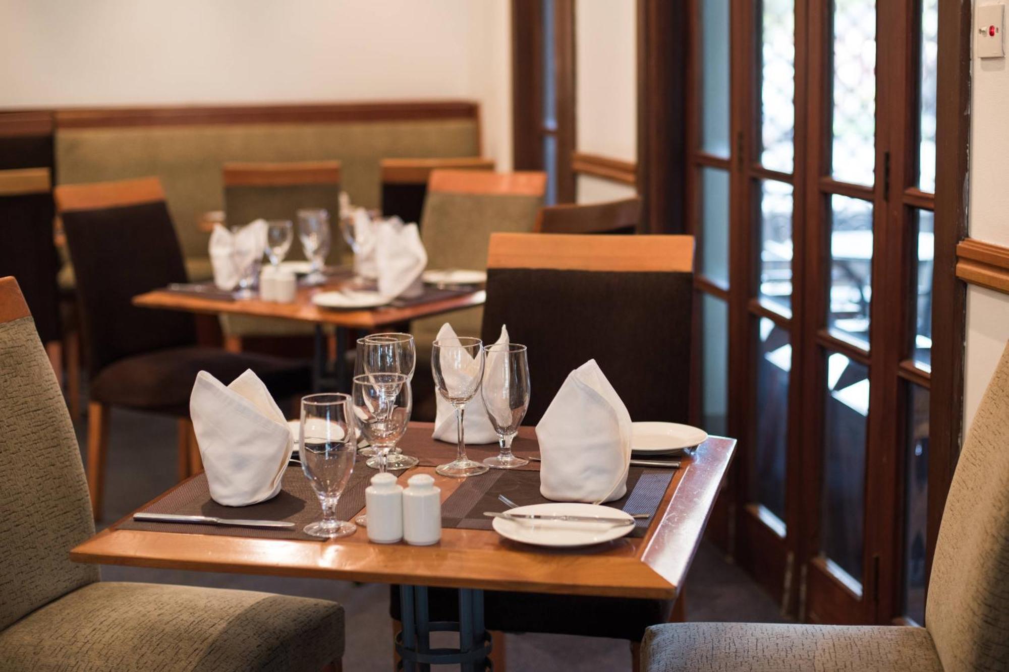 Protea Hotel By Marriott Dar Es Salaam Oyster Bay Екстериор снимка