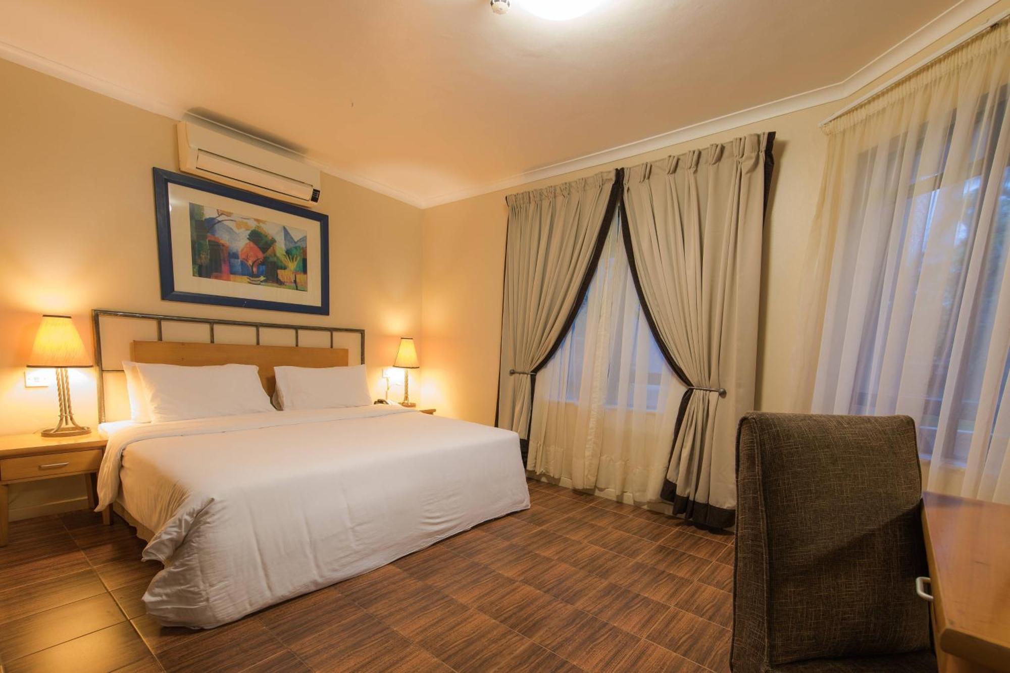 Protea Hotel By Marriott Dar Es Salaam Oyster Bay Екстериор снимка