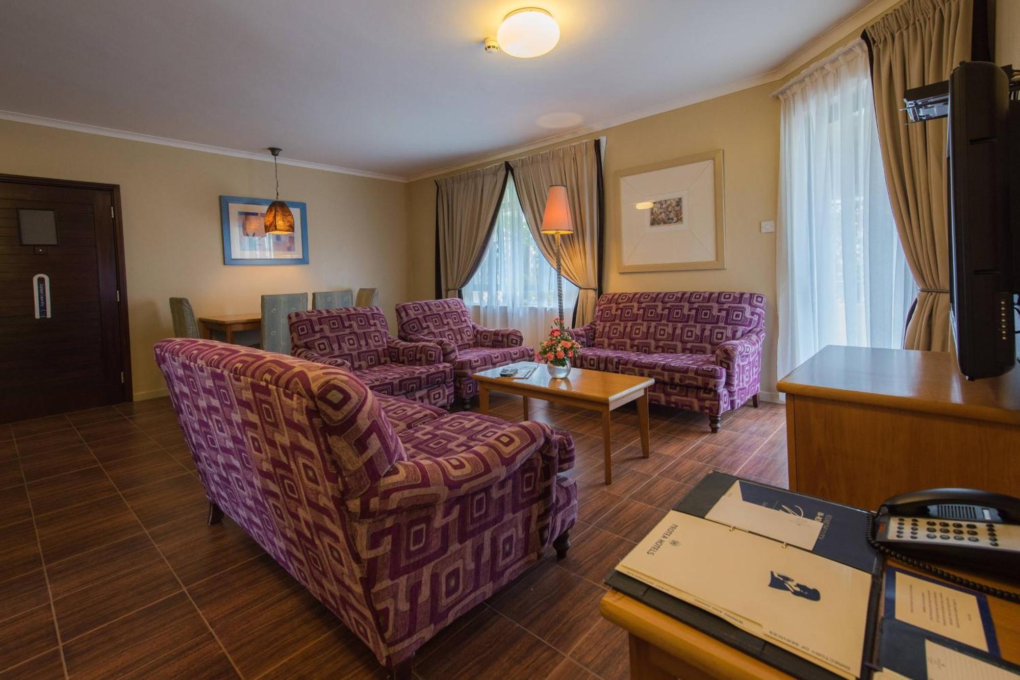 Protea Hotel By Marriott Dar Es Salaam Oyster Bay Екстериор снимка